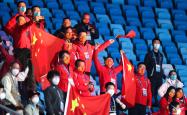 壹号娱乐-纳达尔重返赛场，比赛局势复杂首场状态出色，中国队观众沸腾！